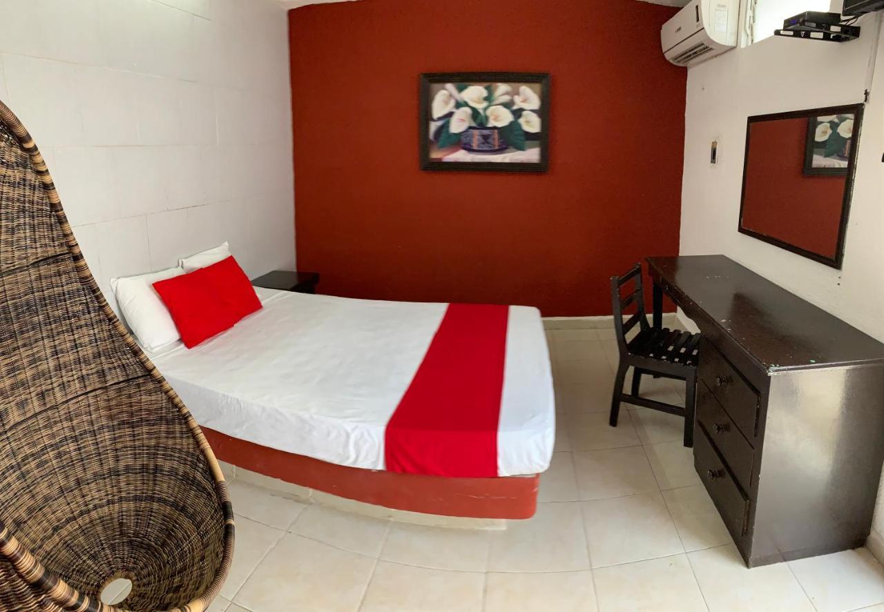 Hotel Aventura Merida Bagian luar foto