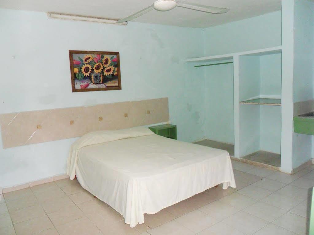 Hotel Aventura Merida Bagian luar foto